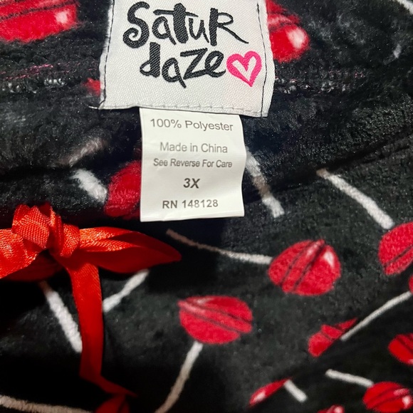 NWT Saturdaze ♥️ plush lollipop theme plus size pajama shorts - Picture 3 of 11